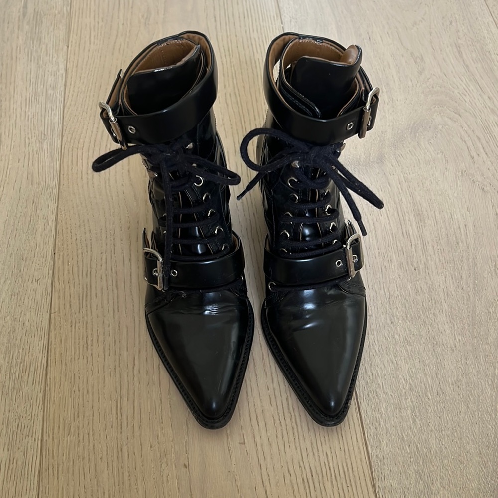 Chloe Womens Rylee Booties Size 39 Fit US 8